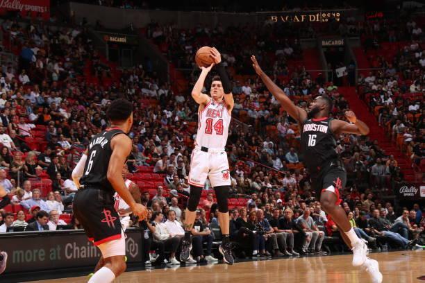 据中规中矩 据中规中矩