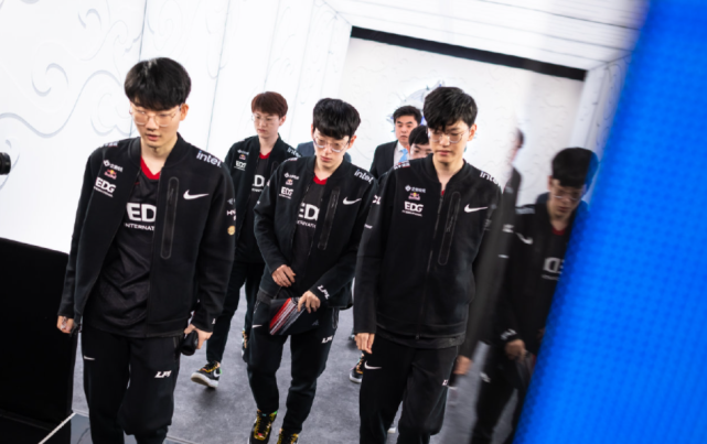 德甲一战成 德甲一战成